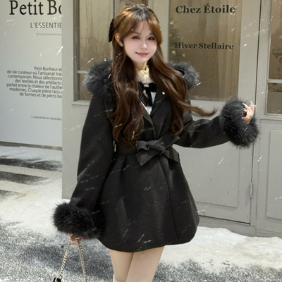 BULE蓝色星球女装冬季2026年圣诞红穿搭甜系少女毛呢外套连帽大衣