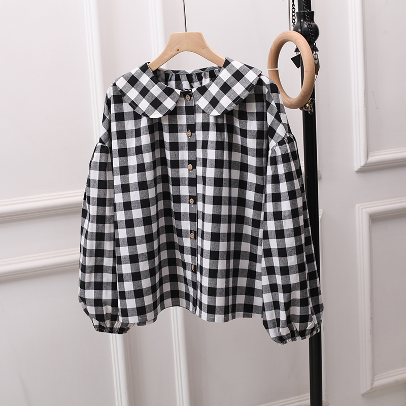 宽松日系格子衬衫娃娃领