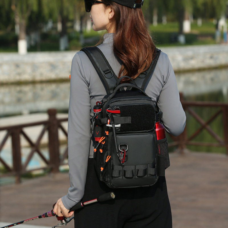 户外出行登山钓鱼多功能路亚包轻便防水可装水杯雨伞一体双肩背包