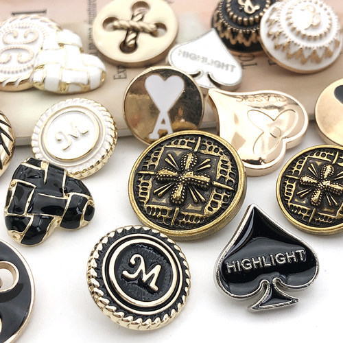 新品金属纽扣金色爱心字母小香风