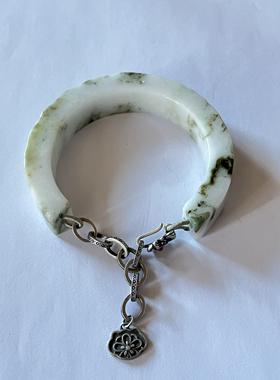 新中式国风原创天然翡翠半镯老银醒狮扣头银链花吊坠手串手链女款