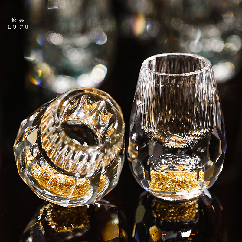 高档轻奢金箔水晶玻璃白酒杯带把刻度分酒器套装家用一口小烈酒杯
