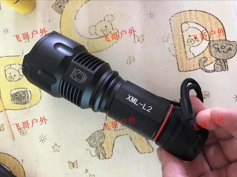 强光26650变焦户外探照灯手电筒