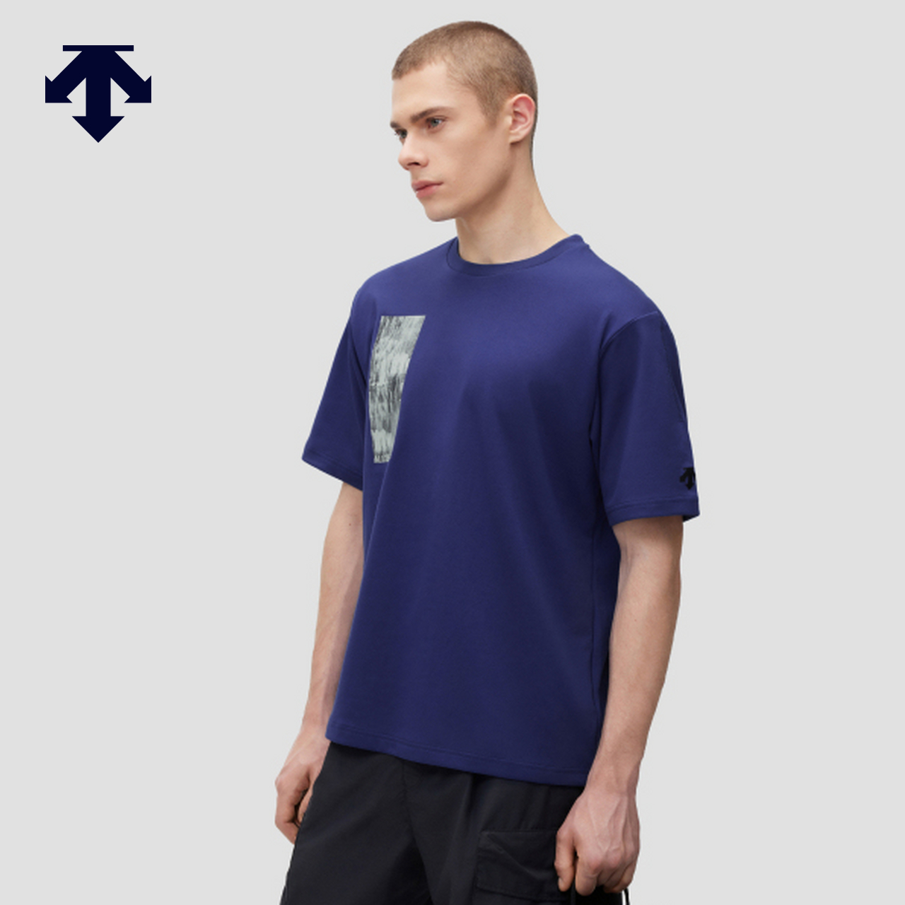 DESCENTE迪桑特ALLTERRAIN 81系列轻户外徒男女款图案印花短袖T恤