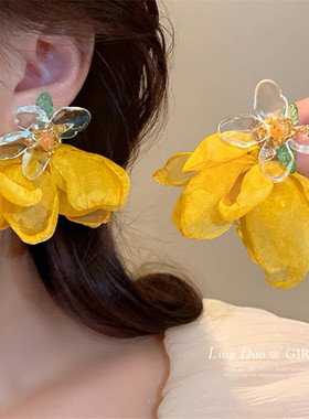 超仙耳环黄色雪纺花朵个性夸张耳饰耳钉耳坠2024新款度假旅游饰品