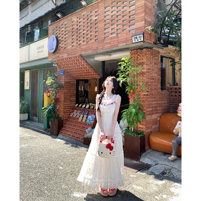 气质设计感花朵无袖收腰连衣裙
