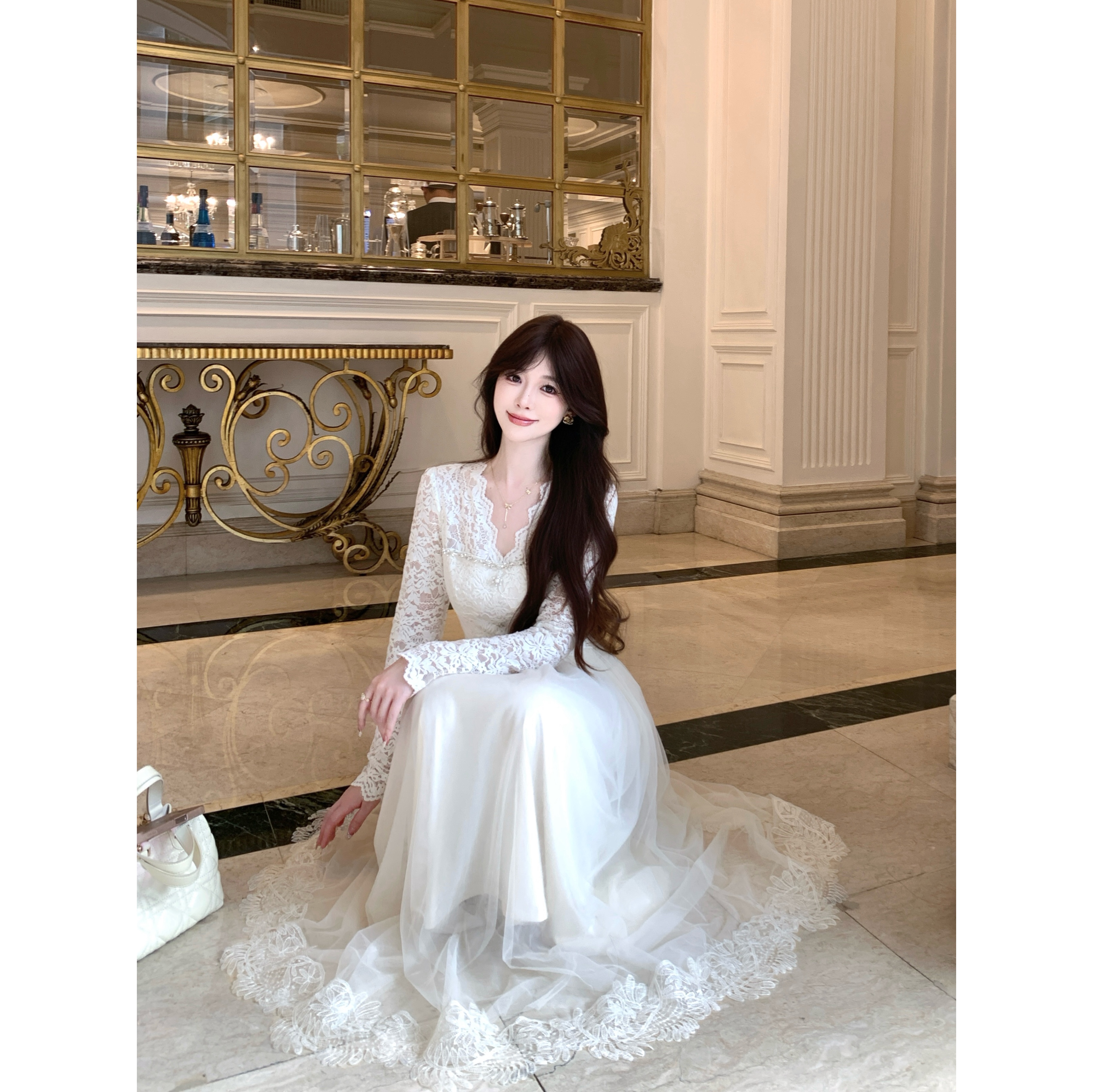 复古蕾丝拼接米杏色网纱连衣裙