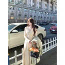 温柔甜美风V领扭结长袖 法式 收腰显瘦针织连衣裙 新款 白里暖调杏意