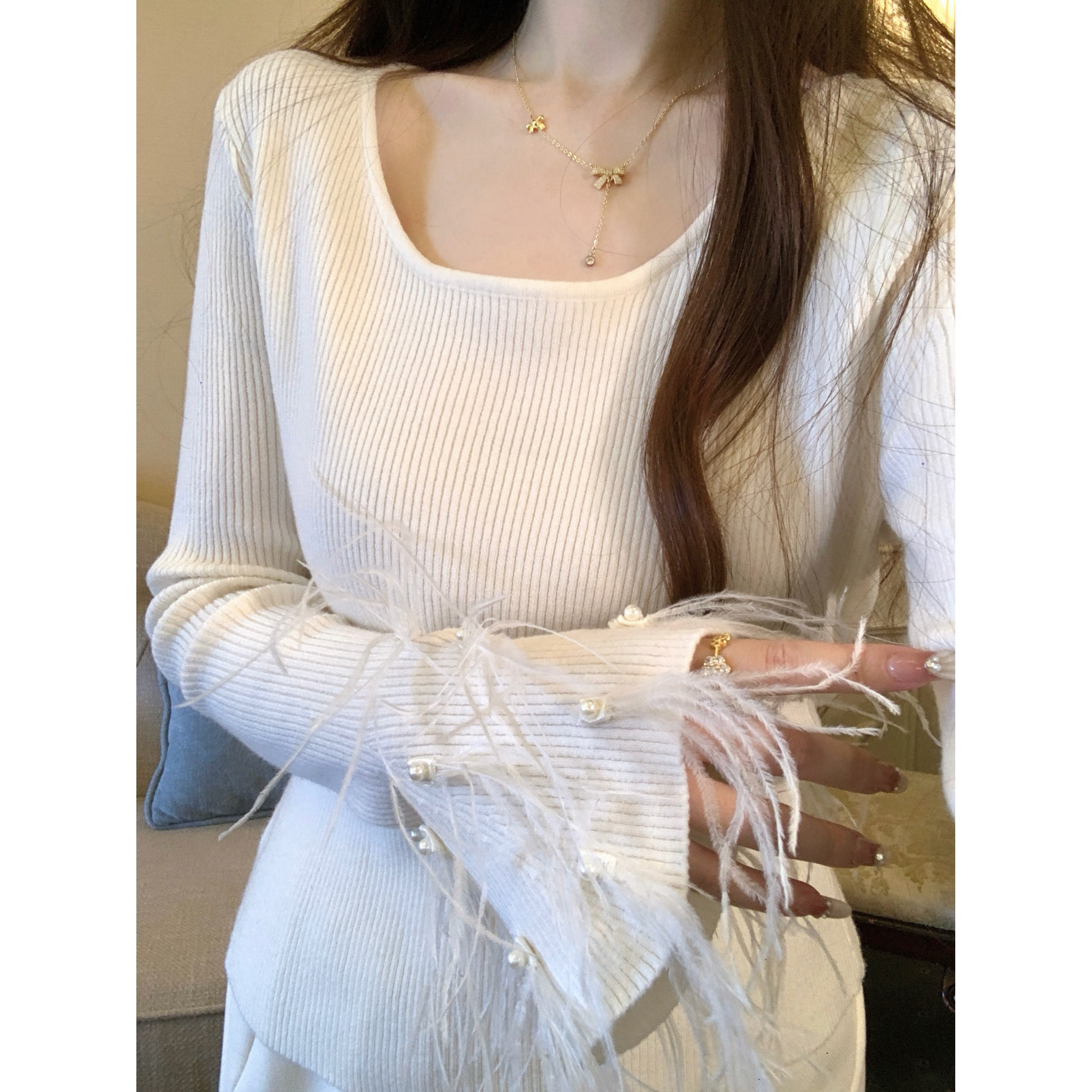 新款方领修身显瘦羽毛袖长袖上衣