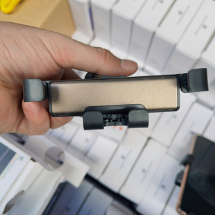 车载静音手机支架迷你隐形汽车导航出风口金属钩子底座无异响重力