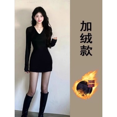 黑色v领包臀连衣裙女秋冬季大衣内搭打底修身加绒加厚冬天短裙子