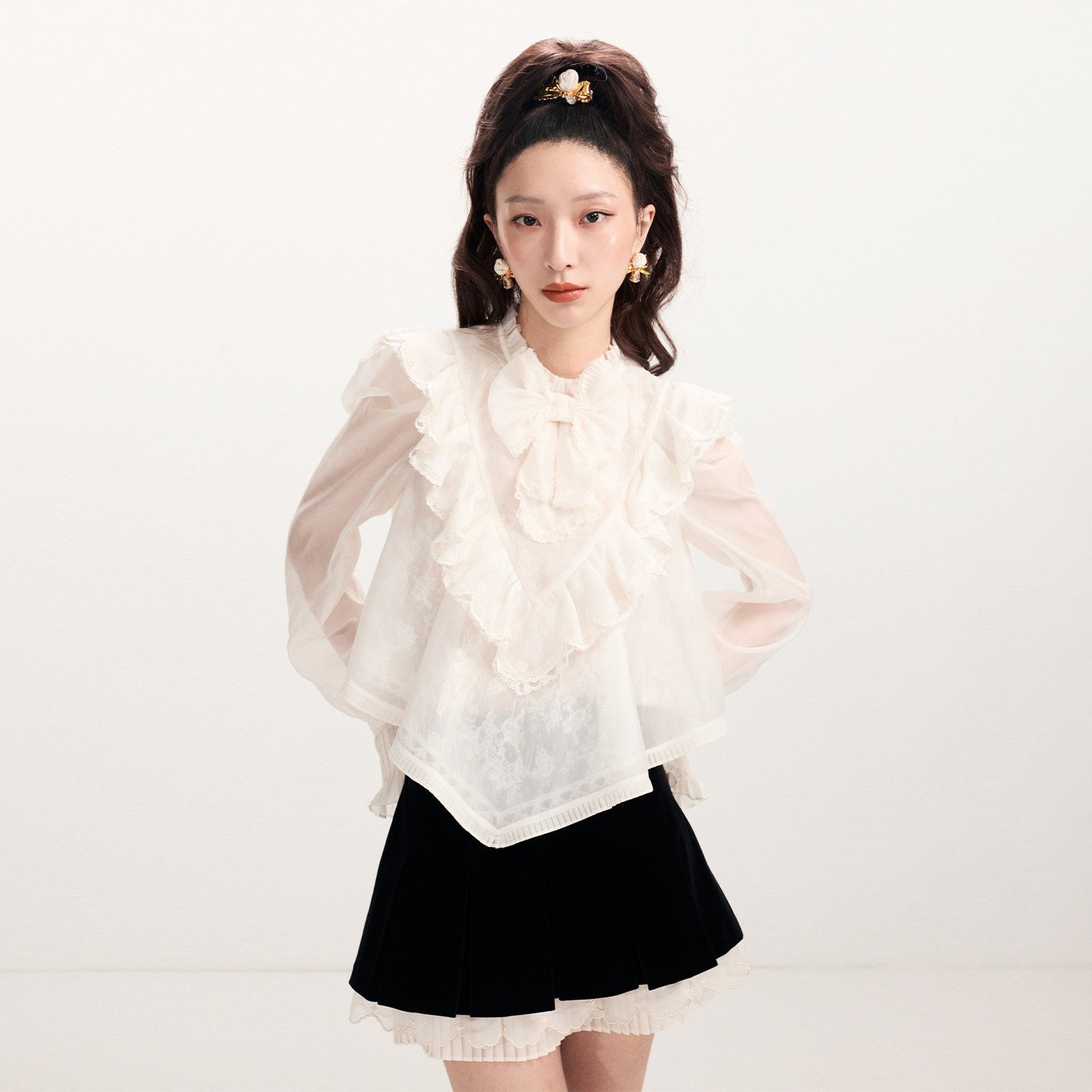 lefame拉飞姆2026早春新品时尚不规则下摆宫廷风欧根纱绣花上衣