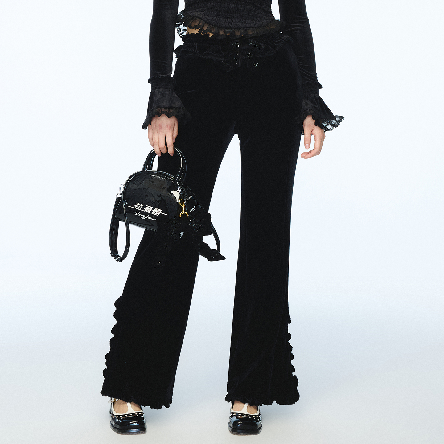 lefame拉飞姆2025秋冬新款时尚水晶钉珠摩登蝴蝶结装饰丝绒长裤女