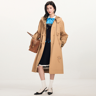 lefame拉飞姆2026早春新品 黄卡其色立体花朵连帽长风衣外套 时尚