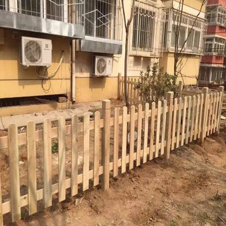 景区防护栏栅栏木制栅栏篱笆墙围墙防腐木制栏杆围栏防腐木