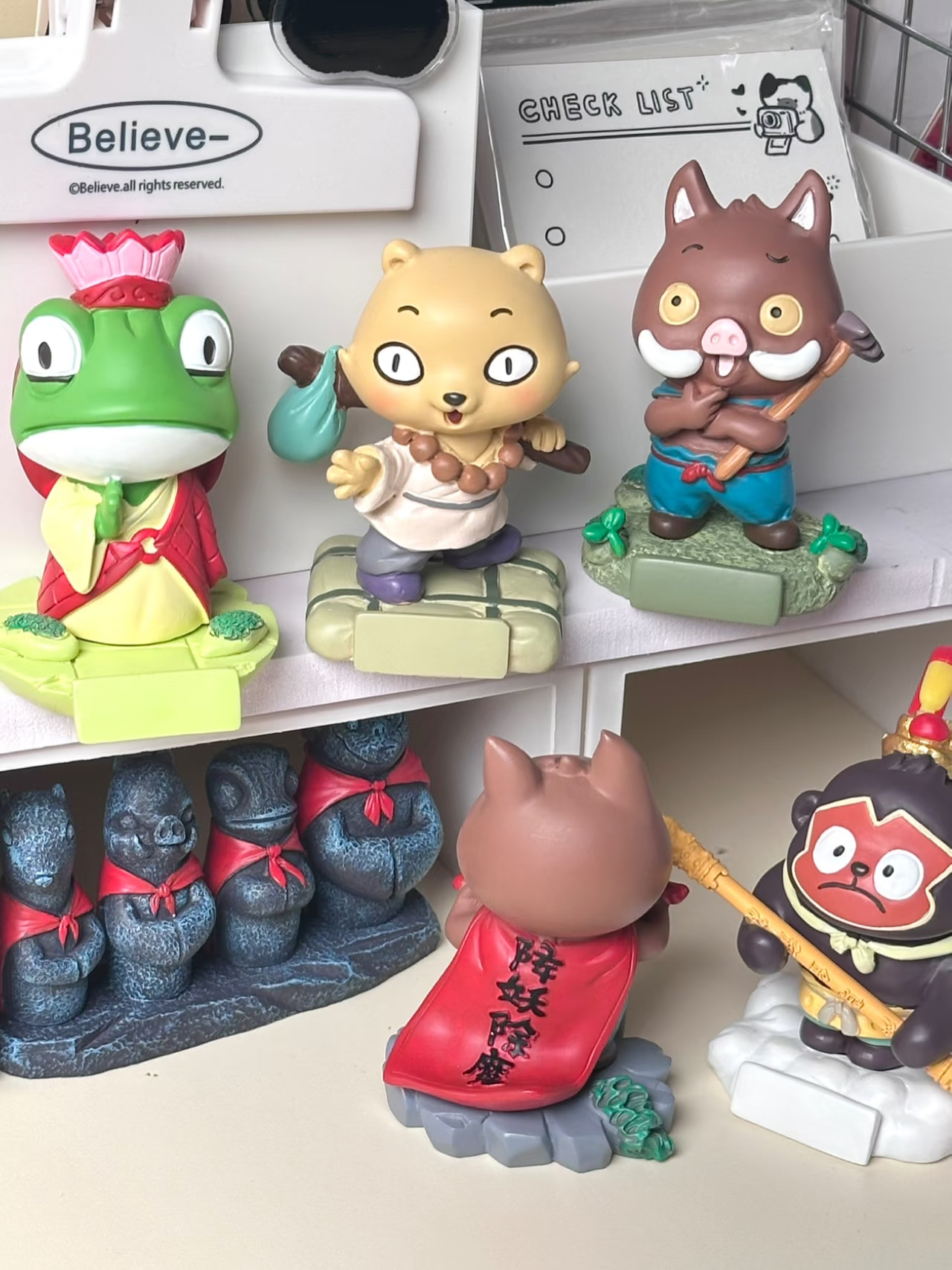 网红爆款适合送女孩的盲盒礼物