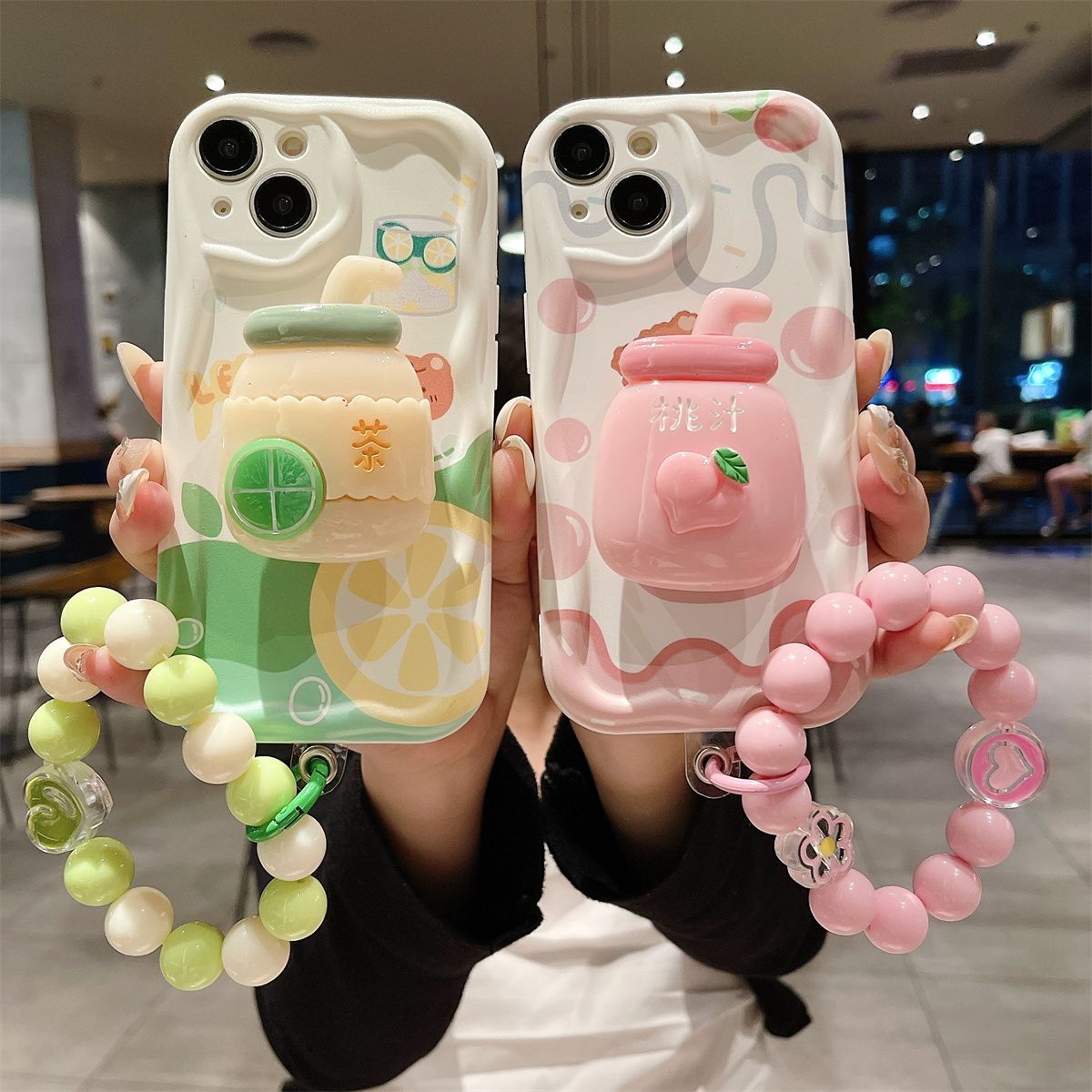 苹果手机壳可爱带支架手链直销