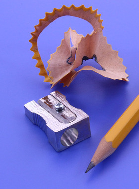 德国kum库姆小学生用高硬度高锋利碳钢刀刃笔刨手动小巧易携带不易断芯削笔器削切8mm木铅笔镁金属单孔卷笔刀