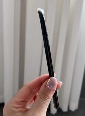 坡面修容三角形眼部斜头遮瑕刷子