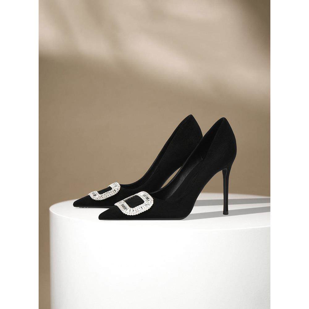 QVU~品牌专柜！细跟时尚绒面单鞋气质轻奢水钻方扣尖头百搭高跟鞋