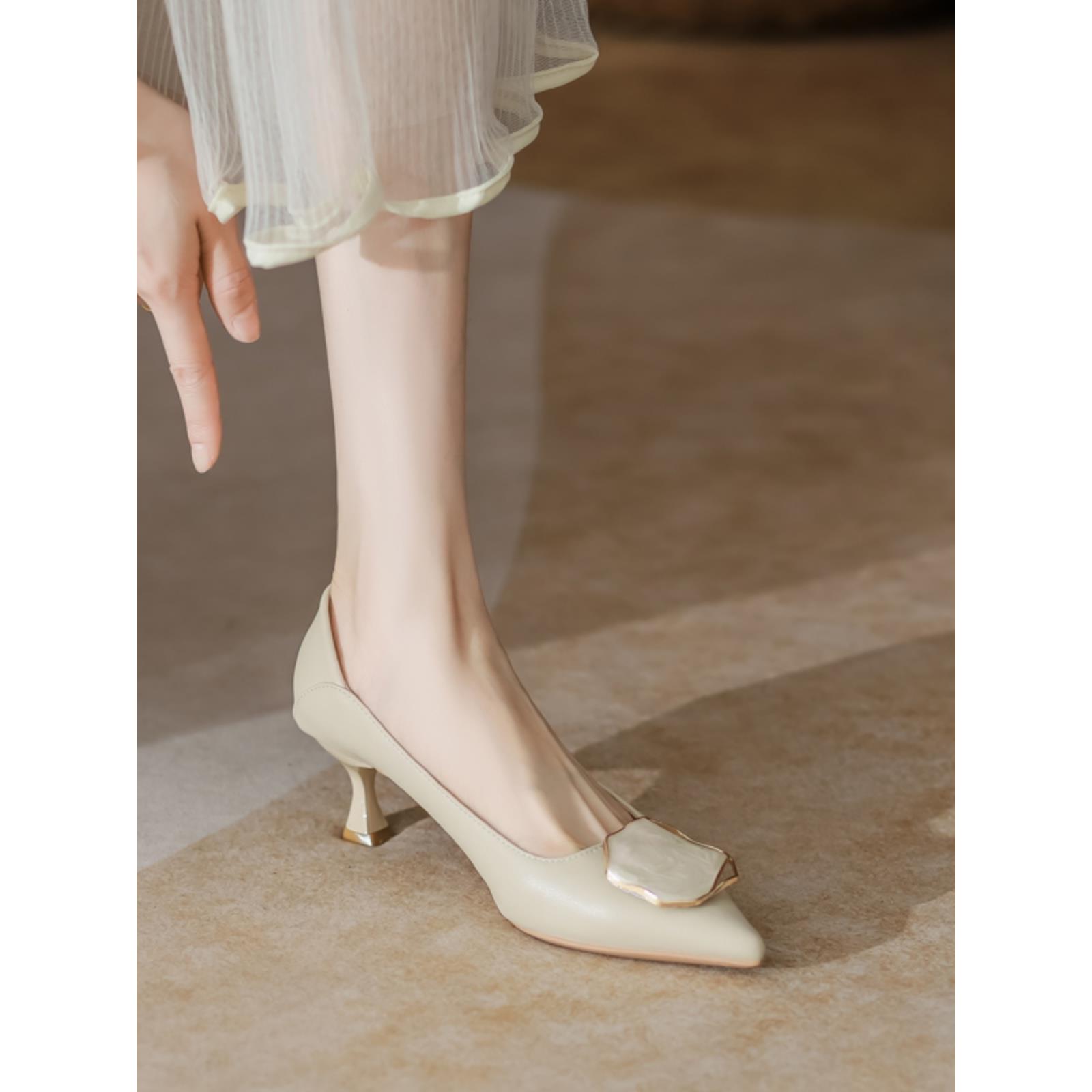 店主自留新款~真皮尖头单鞋女2025秋季不累脚中跟浅口职业高跟鞋