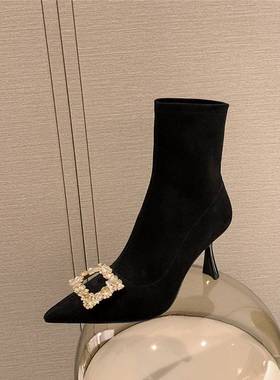 QVU~品牌专柜！尖头黑色细跟短靴水钻弹力方扣气质显瘦增高瘦瘦靴