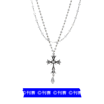 叠戴十字架项链冷淡风