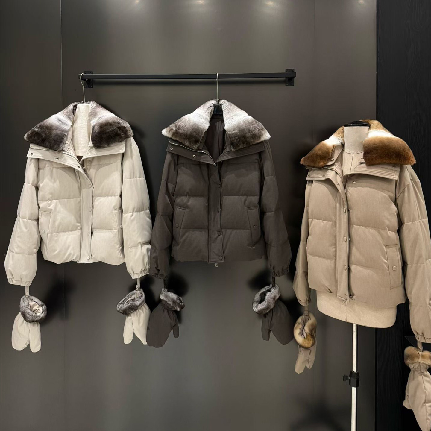 美一MEIYI真龙猫3色可脱卸毛领90白鹅绒极简老钱风手套鹅绒羽绒服