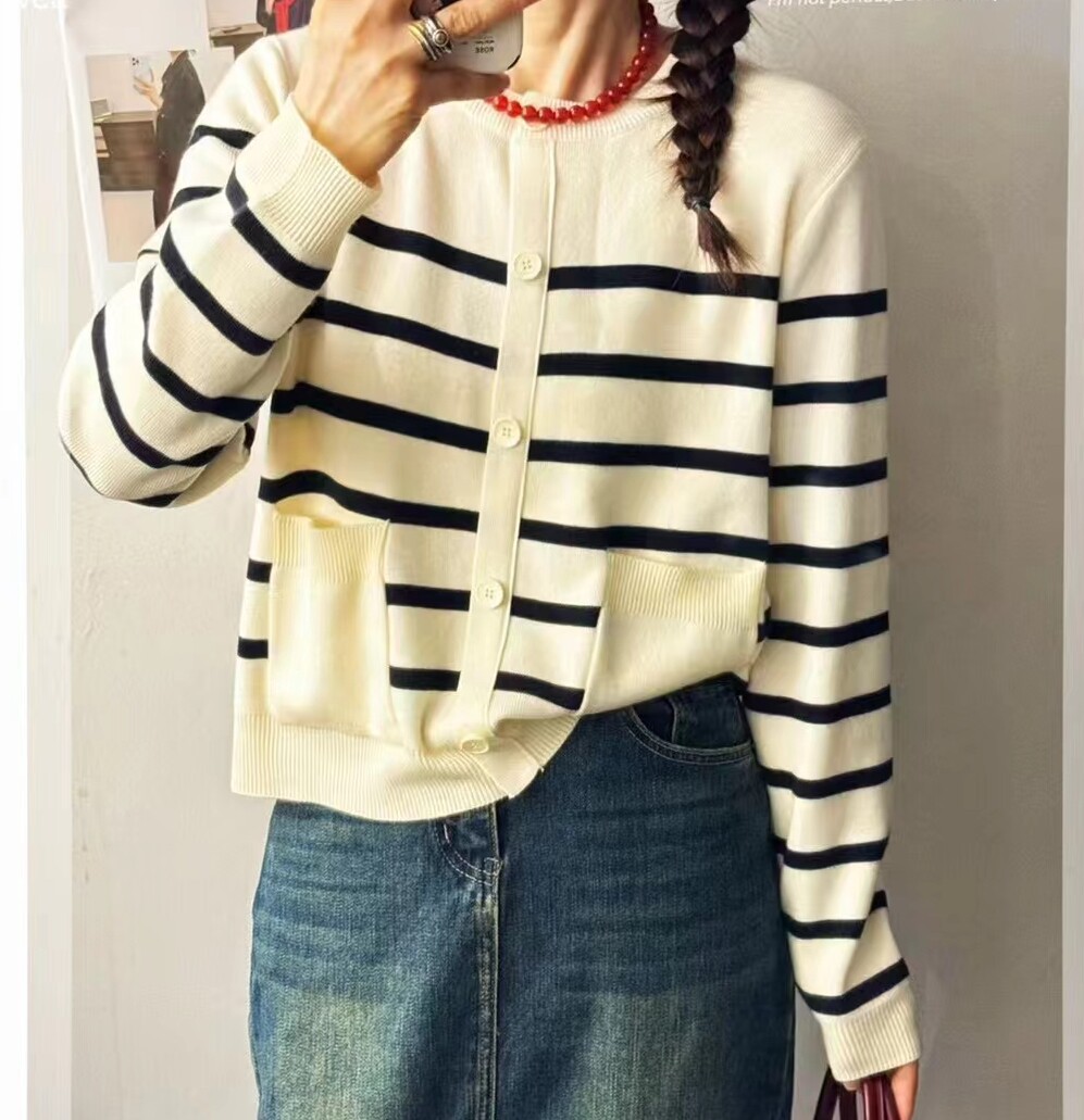 圣仕莲8178 减龄海军风条纹巨显瘦圆领套头针织衫女毛衫打底上衣T