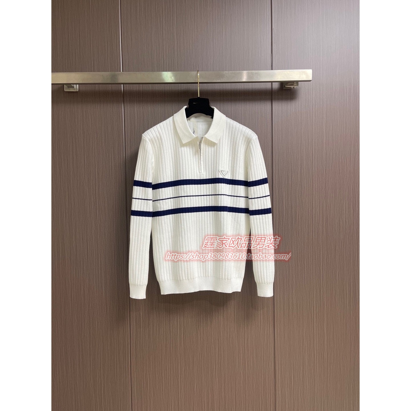 男士加厚翻领徽标毛衣