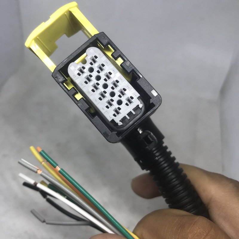 博士2.2 6.5尿素泵插头插座柴油高压共轨国四国五车scr后处理配件
