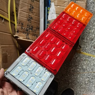 超亮 圣雷斯太尔豪沃巨能王江淮货车后尾灯总成24V转向LED改装