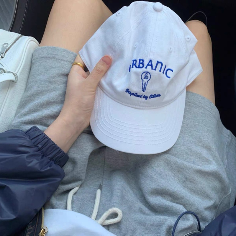 棒球帽韩版女春夏刺绣字母显脸小