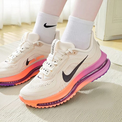 NIKE飞马跑步鞋女新款PEGASUS PREMIUM网面透气运动鞋HQ2593-113