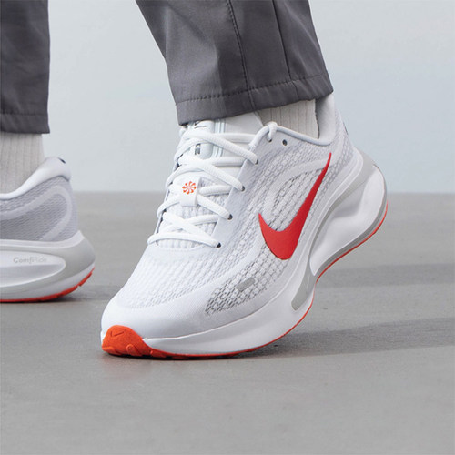 nike耐克男鞋2025春季 JOURNEY RUN 缓震运动跑步鞋FN0228-106