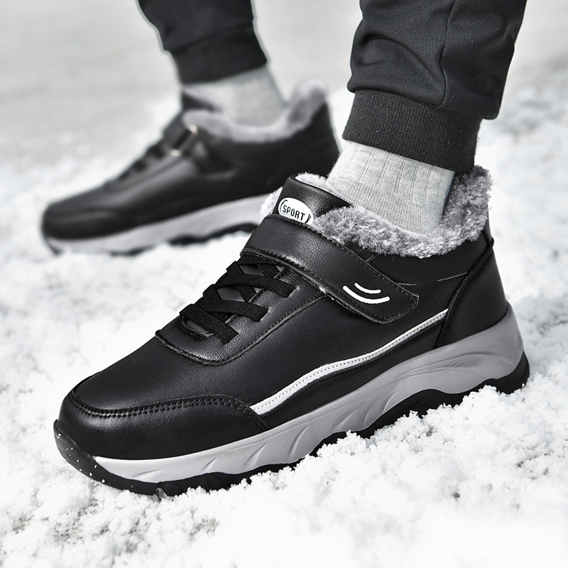 冬季男大码皮面防水休闲运动雪地