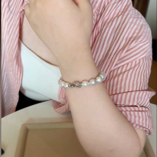 【萍姐精选】白色淡水皱巴S925银扣手链073002