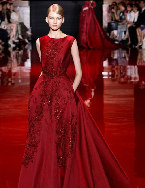 露背时尚风高档缎面敬酒礼服