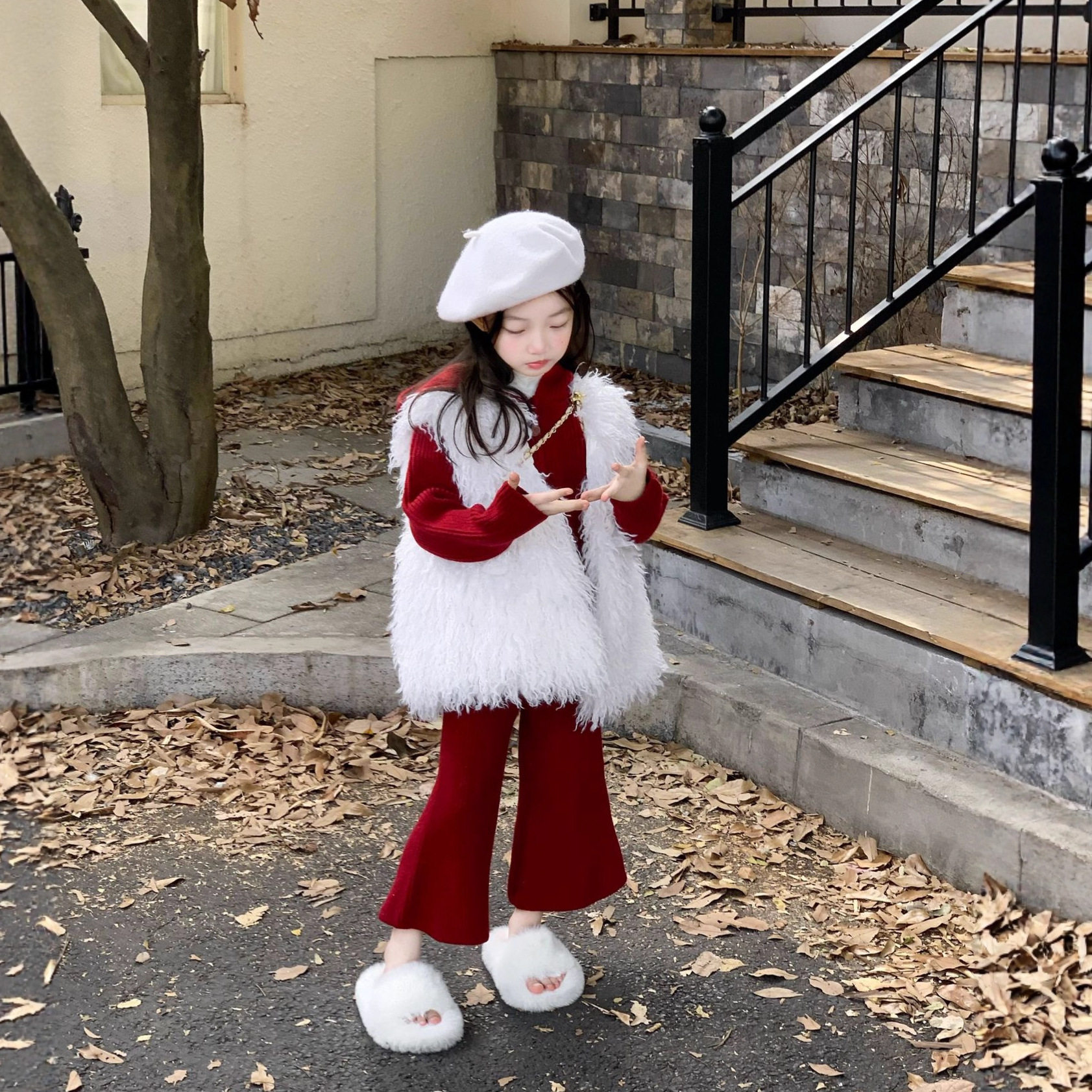 韩版童装2025秋冬圣诞毛线套装女童红色连帽开衫喇叭裤马甲三件套,童装/婴儿装/亲子装,套装,淘宝优惠券,粉丝福利购,淘宝优惠卷