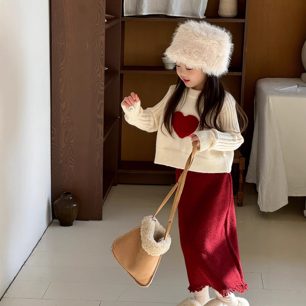 女童红色爱心软糯针织毛衣新年红色战袍女宝宝宽松短款针织上衣厚