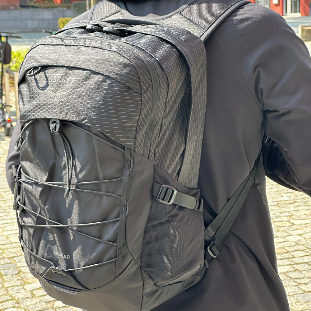 小鹰彗星26L男女同款双肩包