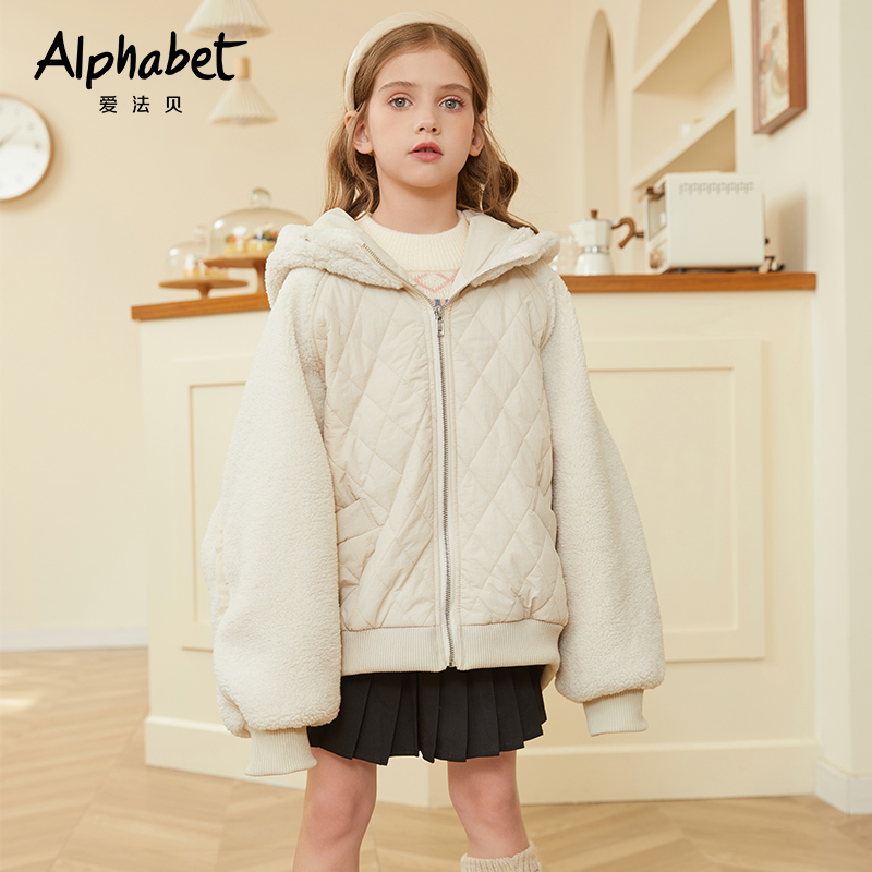 2025爱法贝新款冬季女童外套米色连帽可爱百搭仿摇粒绒保暖厚外套