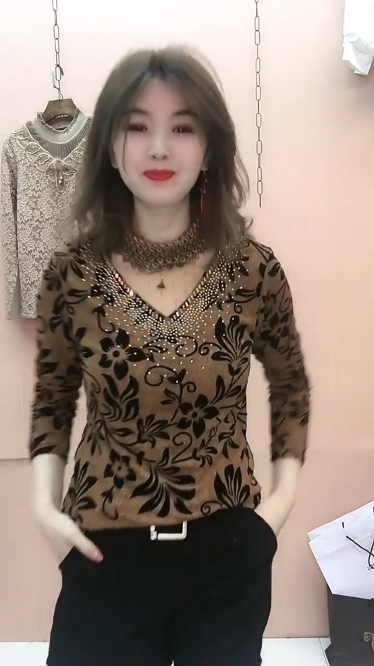冬季新款加绒打底衫网红同款翻领咖色小衫百搭时尚妈妈装加肥加大
