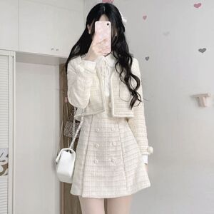 2023年春秋新款设计感甜美显瘦小香风短外套加假两件连衣裙套装女