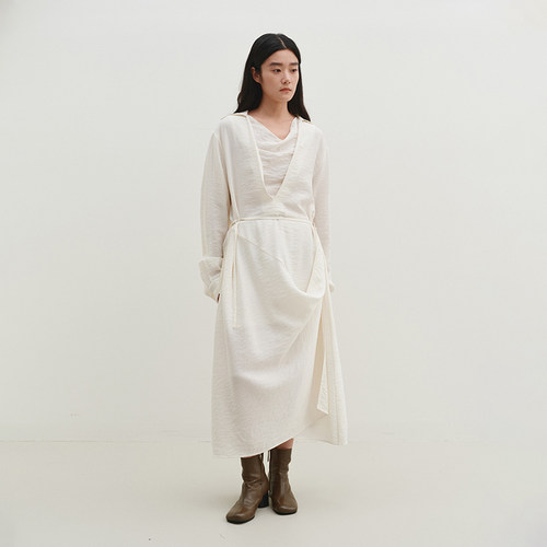 SETTE SEVEN 【进口面料】干丝肌理荡领套头通勤衬衫裙102331