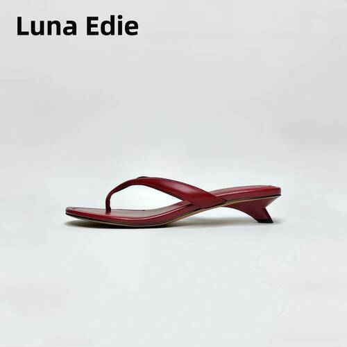 Luna Edie 复古法式锥形跟夹趾凉拖女
