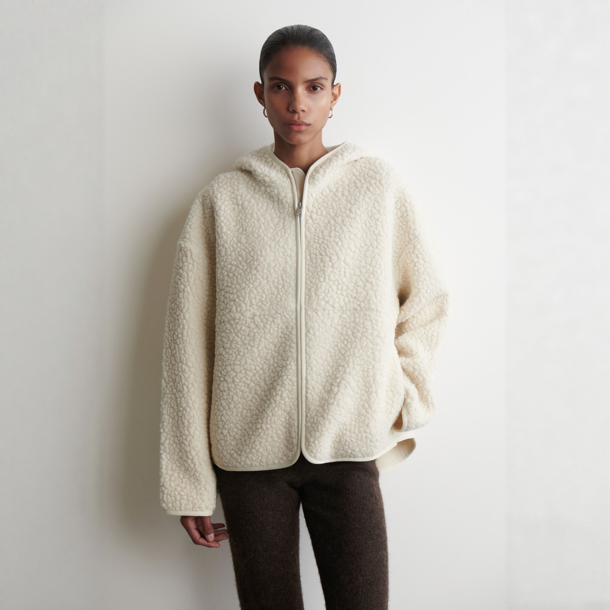 休闲版型泰迪绒连帽夹克奶油色