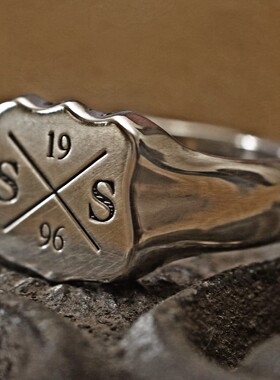 复古纯银盾牌形字母刻字指环厚重