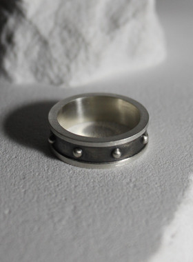 S925纯银圆环极简铆钉装饰戒指