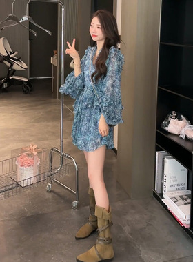碎花茶歇法式连衣裙女装2024新款春款气质收腰又甜又辣裙子夏季女